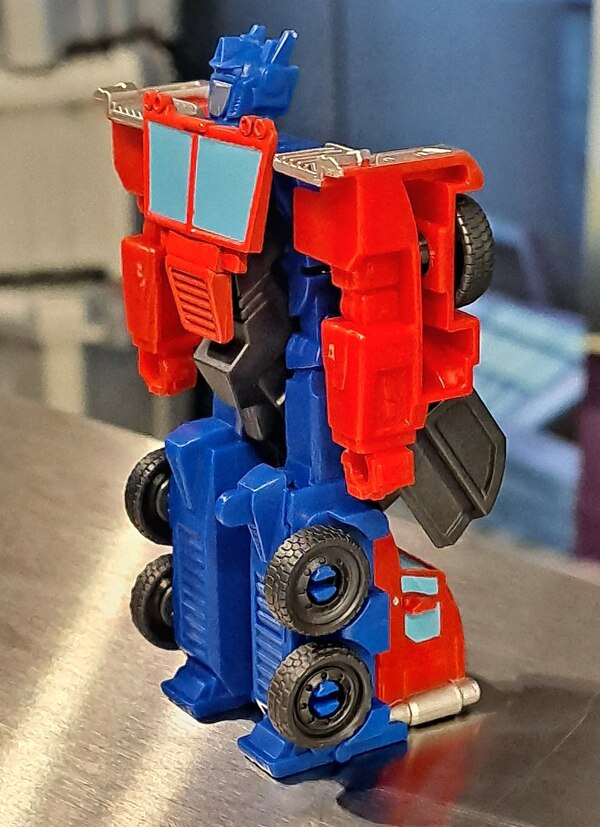 Image Of Transformers EarthSpark  Optimus Prime  (3 of 17)